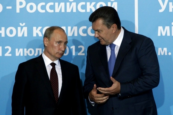 Янукович підтакує Путіну: і собі звернувся до Ради Федерації Росії ввести війська в Крим