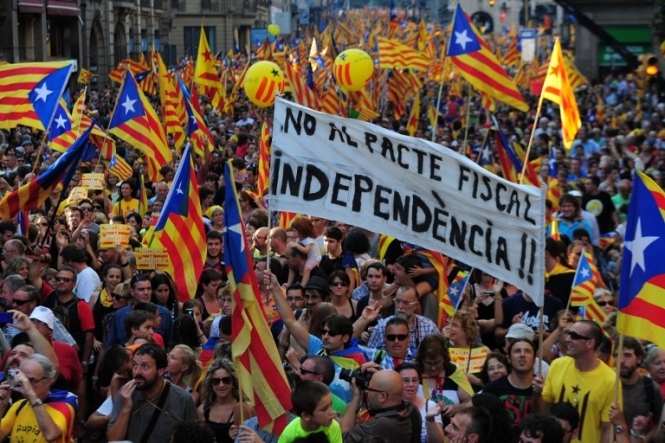 Правительство Испании угрожает взять Каталонию под свой контроль