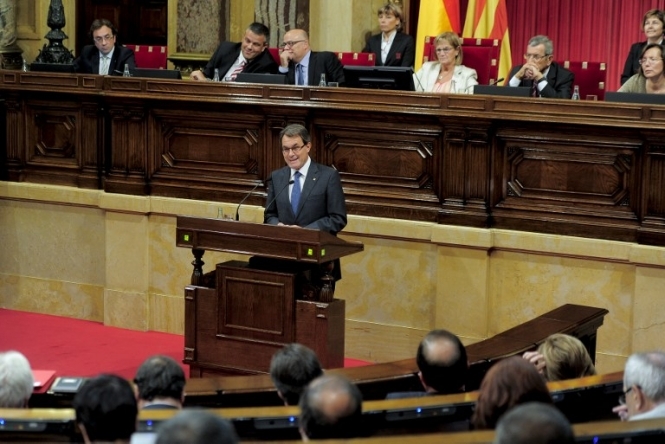 Каталонський прем'єр обіцяє провести референдум про незалежність регіону