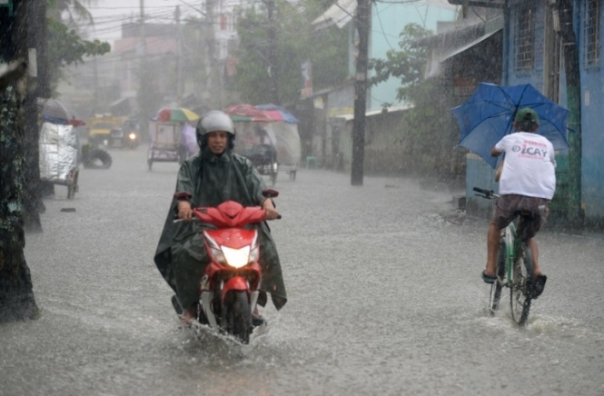На Філіппіни налетів потужний тайфун