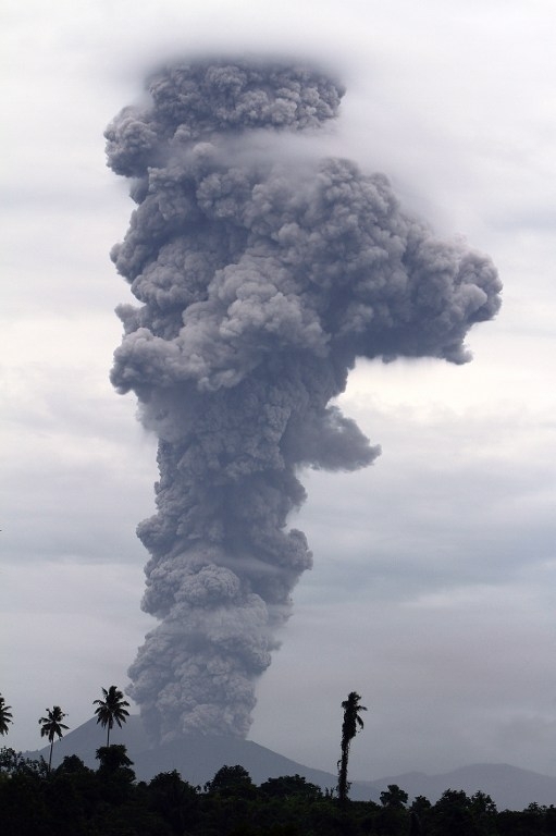 Понад 10 тис людей евакуювали з острова Балі через загрозу виверження вулкана