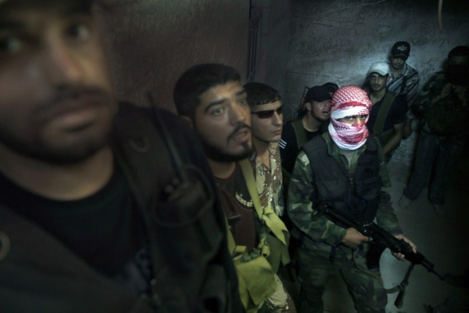 У Сирії урядові війська продовжують наступ на повстанців