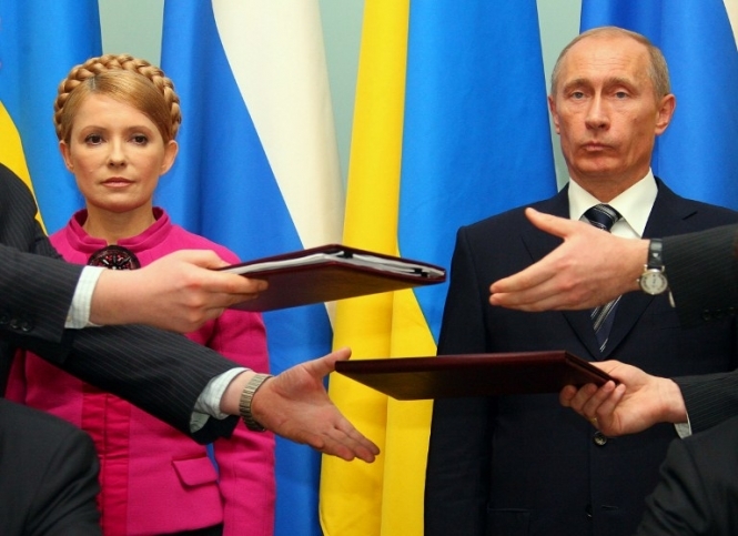 Азаров нарікає на газовий контракт Тимошенко: він щодня віддаляє Київ від Москви