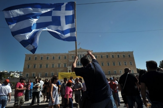 В Афинах отменили плату за проезд в метро, автобусах и троллейбусах из-за закрытых банков