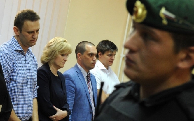Навального засудили до 5 років в'язниці