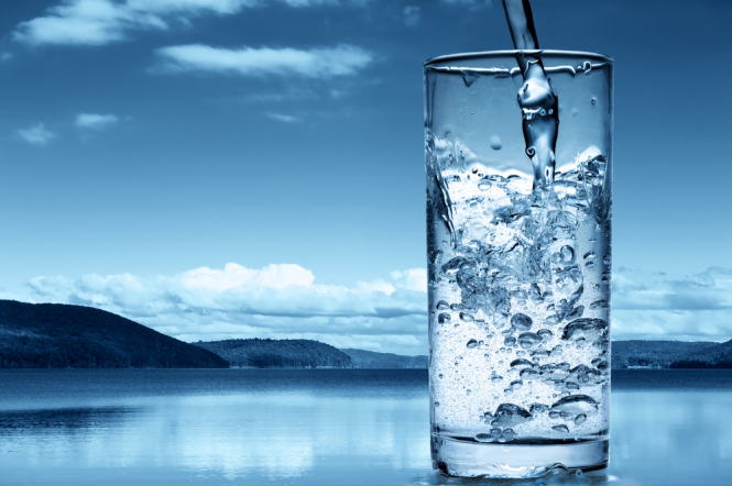 Почему бутилированная вода лучше водопроводной: пять основных преимуществ