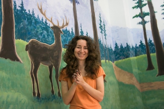 Львівська художниця безкоштовно розмальовує стіни в інтернаті: дарую дітям відчуття простору і свободи