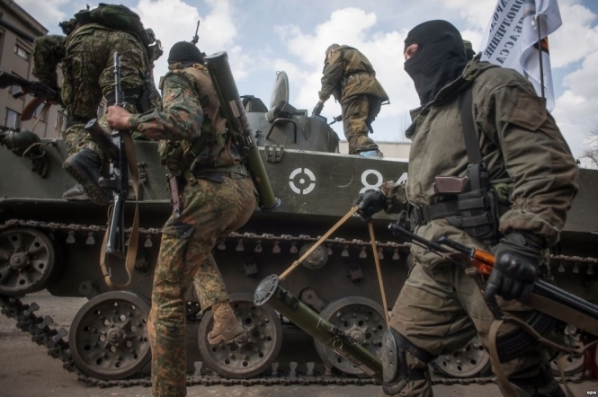 В Донецьк прибуває підкріплення для бойовиків, - ІС