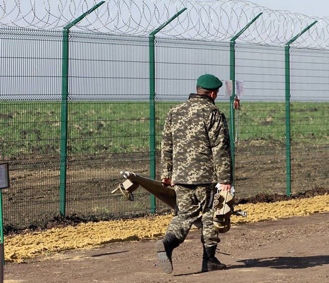 Україна здійснить демаркацію кордону з РФ в односторонньому порядку, - Яценюк