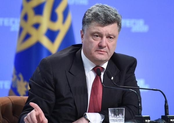 Полоненими в Донбасі залишаються понад 600 українців, - Порошенко