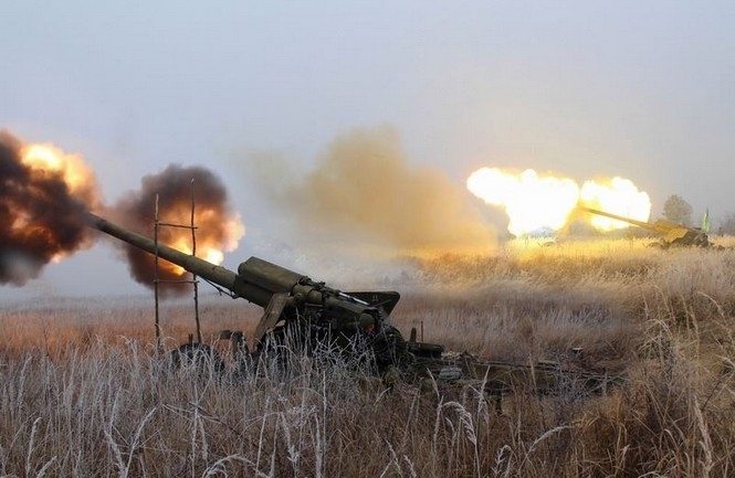 Украинская артиллерия разгромила батарею САУ террористов возле Донецка, - журналист