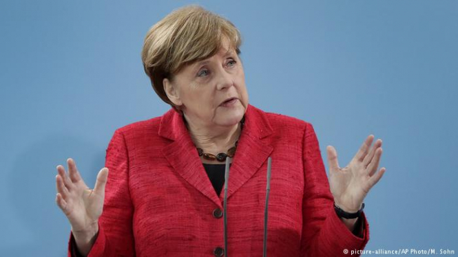 Меркель назвала виконання Мінських угод умовою повернення до діалогу з Росією