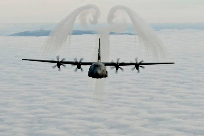В Україну прибули військові літаки США