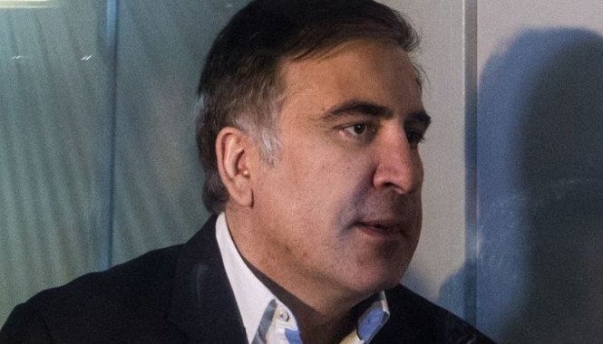 Саакашвили в тюремную больницу заносили за руки-ноги