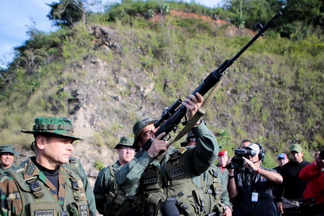 Власти Венесуэлы проводит военные учения для защиты от возможного нападения США