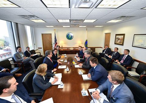 Порошенко и министр энергетики США обсудили возможности поставки в Украину сжиженного газа