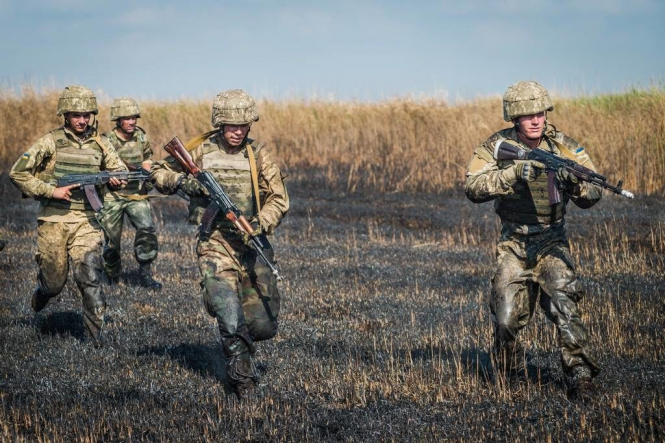 ООС: шість обстрілів, поранено двох українських військовиків

