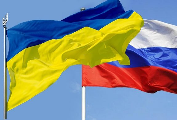 13 российских дипломатов покинули Украину