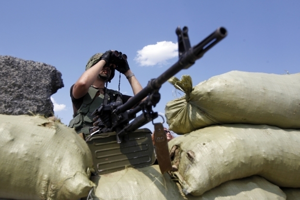 За прошедшие сутки в зоне АТО четверо украинских бойцов получили ранения, - СНБО 