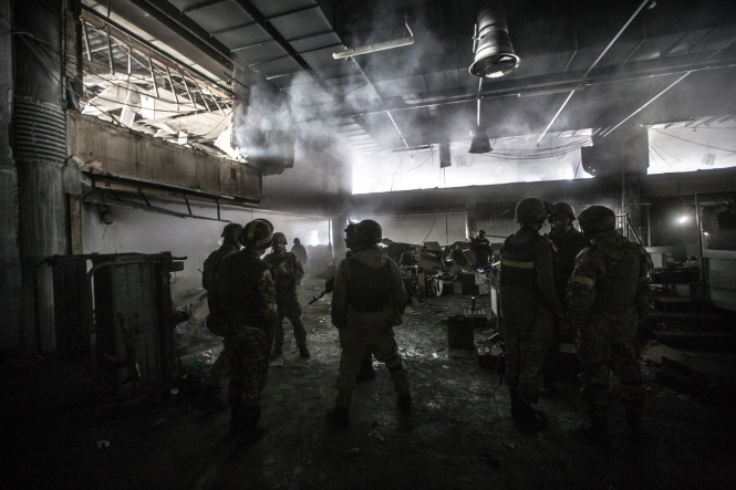Украинские бойцы пробили коридор в Донецкий аэропорт, боевики используют точки 