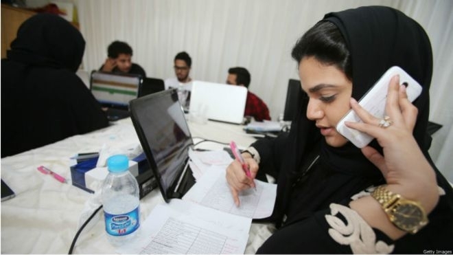 В Саудовской Аравии женщины впервые пошли на выборы