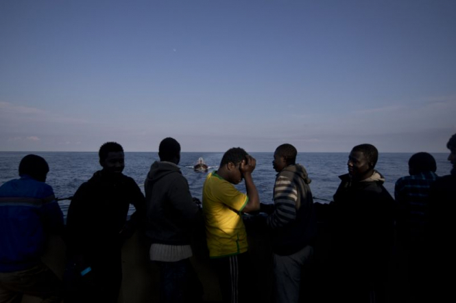 За три дні в Середземному морі врятували понад вісім тисяч мігрантів