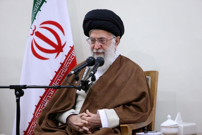 Верховный лидер Ирана поддержал идею заблокировать Персидский залив из-за санкций США