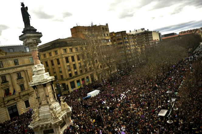Мільйони жінок вийшли страйкувати на вулиці Іспанії