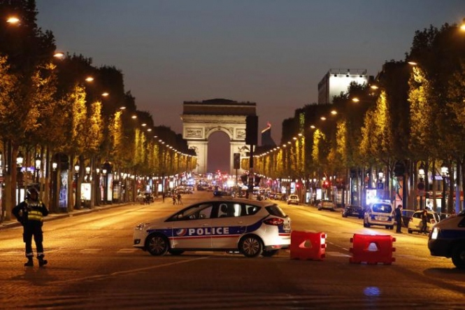 Стрельба в Париже: один полицейский убит, один получил ранения