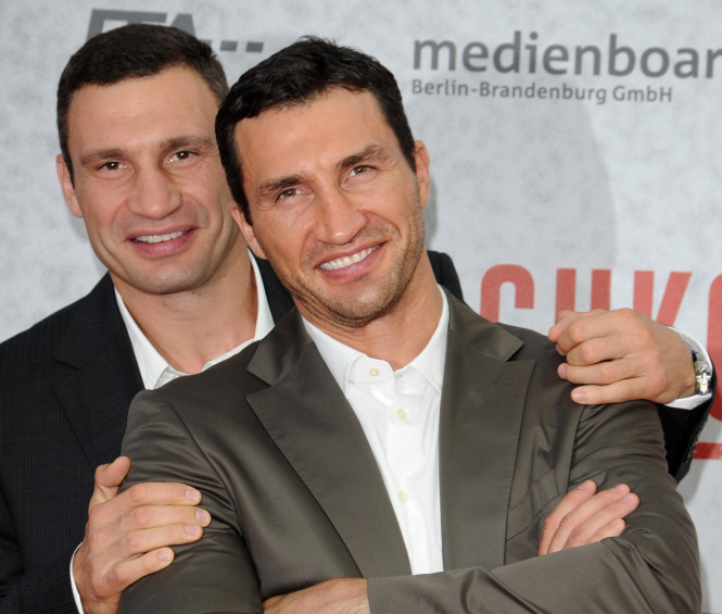 Виталий Кличко поедет в Лондон поддержать брата Владимира во время поединка с Джошуа