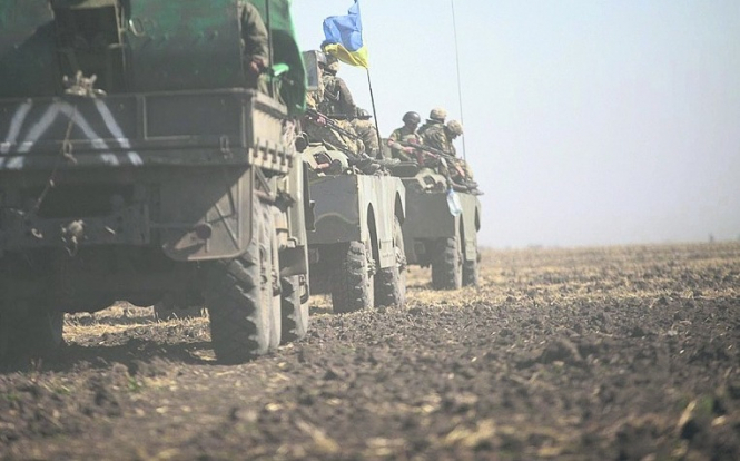 АТО: бойовики обстріляли українські позиції з великокаліберної артилерії

