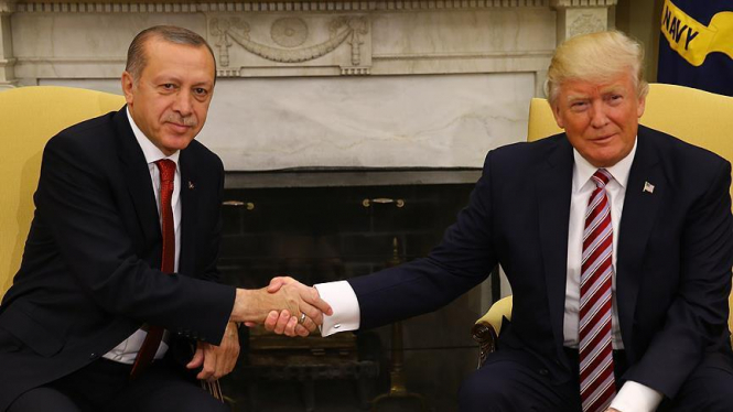 Трамп закликав Ердогана уникнути конфліктів між турецькими та американськими військовими в Сирії