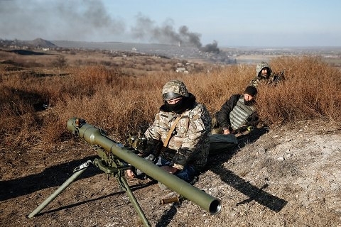 Эти сутки боевики 14 раз обстреляли позиции сил АТО на Донбассе