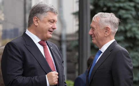 Порошенко обсудил с Маттис усиления международного присутствия в Донбассе