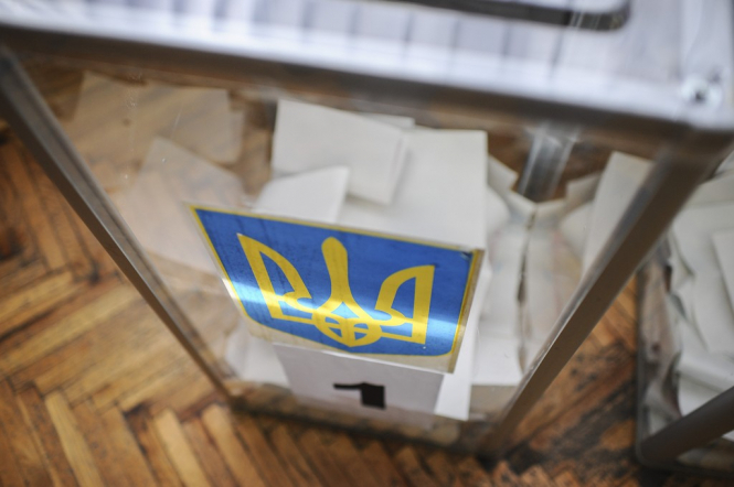 Вибори в ОТГ: партія Порошенка набирає більшість 