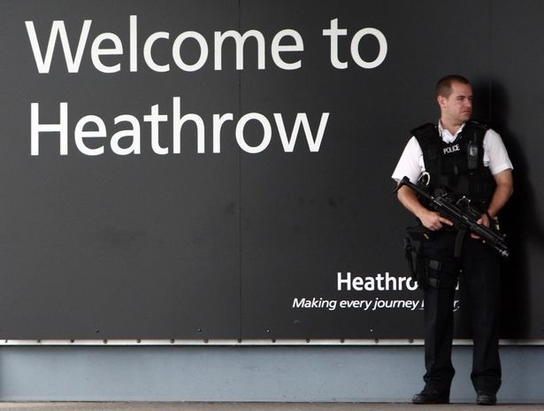 На вулиці Лондона знайшли флешку з секретними даними аеропорту Хітроу