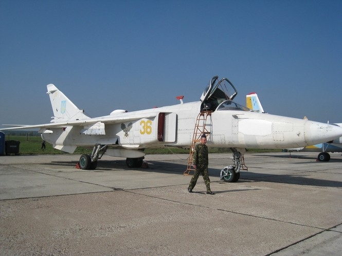 СБУ не дала российским шпионам похитить украинский военный самолет