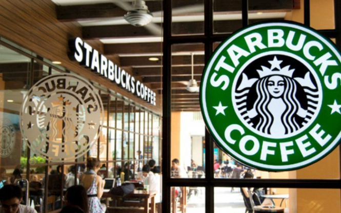 Starbucks обещает отказаться от пластиковых соломинок до 2020-го