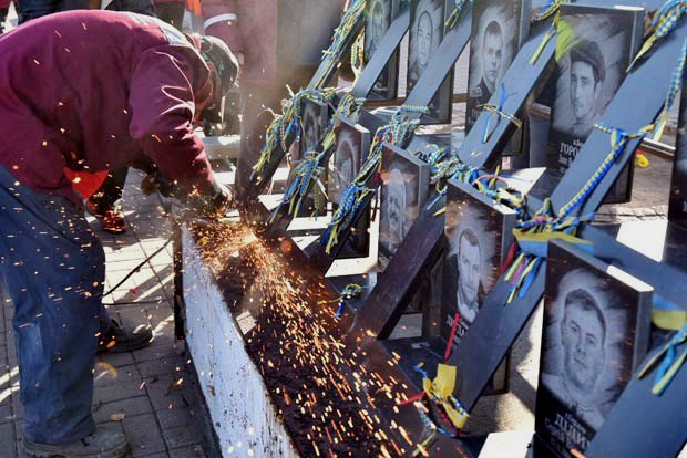 В Киеве демонтировали мемориал героев Небесной сотни, - ФОТО