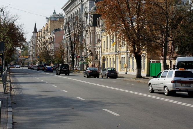 Движение транспорта в центре Киева ограничат до лета