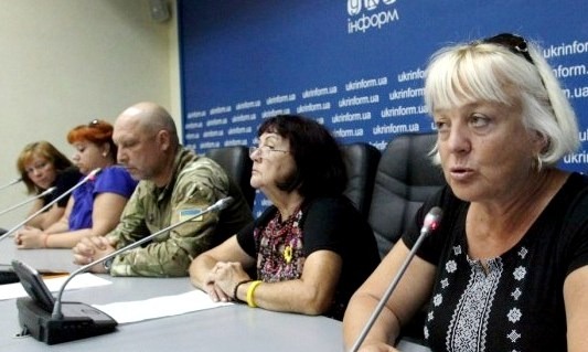 Родини загиблих на Донбасі просять Порошенка зробити 29 серпня Днем пам'яті