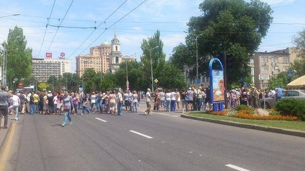 Новий мітинг у Донецьку: людей відігнали автоматники