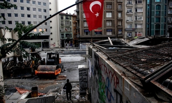 Площа Таксим затихла: поліція танками розігнала демонстрантів