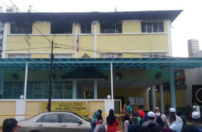 В результате пожара в религиозной школе в Малайзии погибли 24 человека