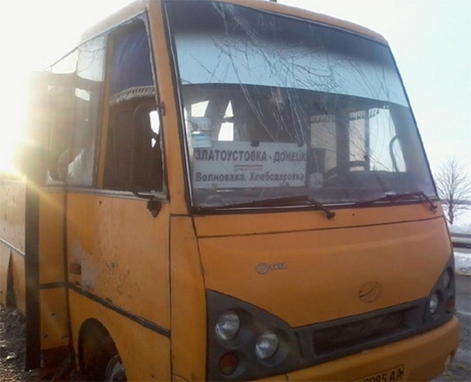 Количество жертв обстрела автобуса под Волновахой увеличилось до 11