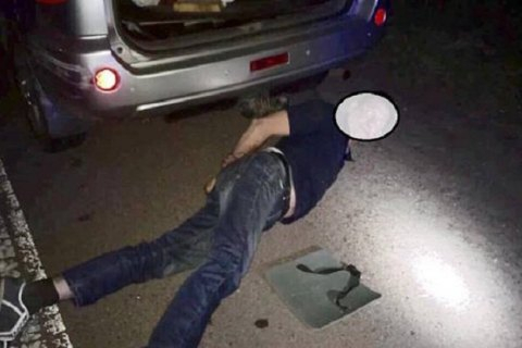 На Київщині п'яний екс-міліціонер влаштував стрілянину та жбурляв цеглу в поліцейську машину