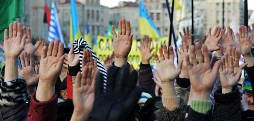 Після виборів-2012 все більше українців готові вийти на вулиці, - соціологи
