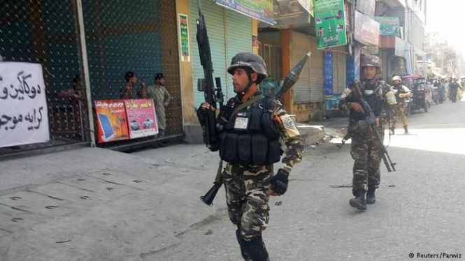 В результаті атаки смертника в Кабулі загинули не менше 15 осіб
