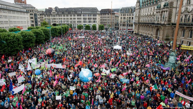 У Гамбурзі масштабна демонстрація напередодні G20, – ФОТО