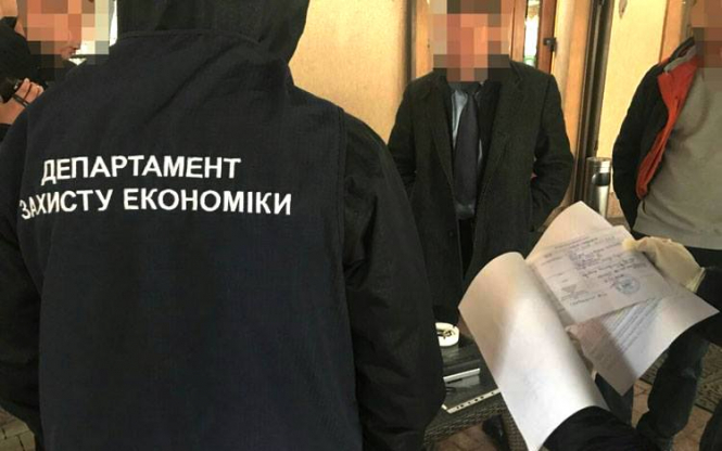 Во Львове голову районной администрации поймали на получении 105 тысяч гривен взятки